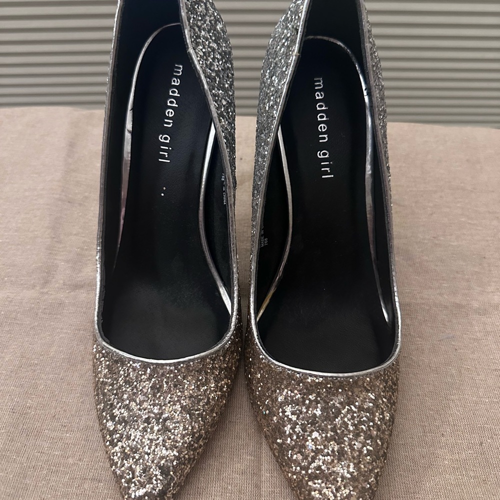 Madden Girl Sparkling Gold & Silver ombre Heels Brand New!